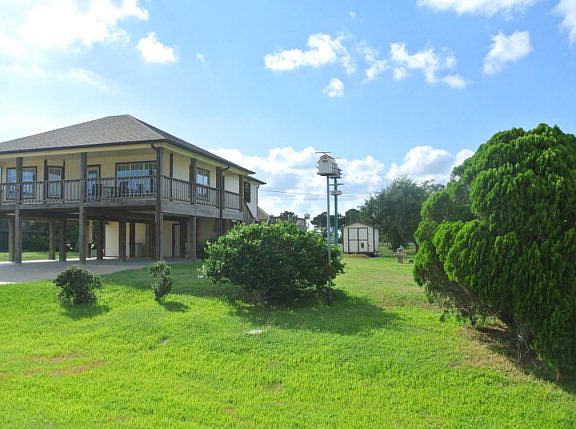 3rd image of 2641 W Bayshore Dr