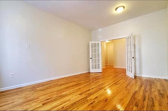 2nd image of 1476 Bryant Ave #4
