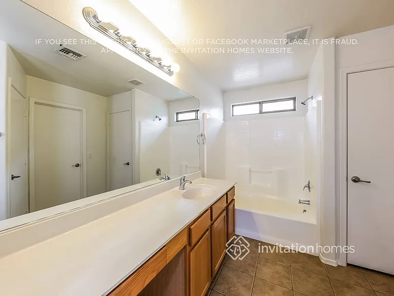 2122 S 114th Ave — Photo 14