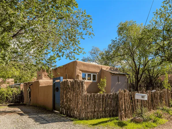 507 Apodaca Hl, Santa Fe, NM 87501