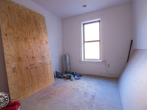 3rd image of 327 Eastern Pkwy APT M
