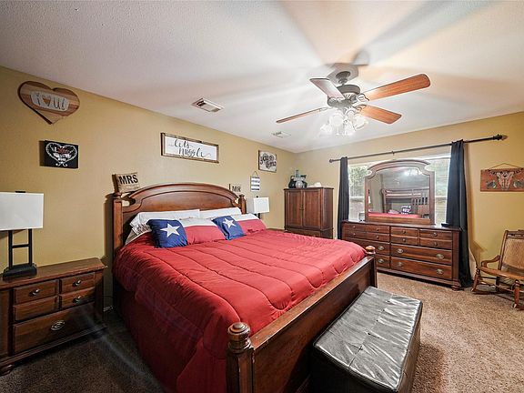 4th image of 12122 Carriage Oak Cir