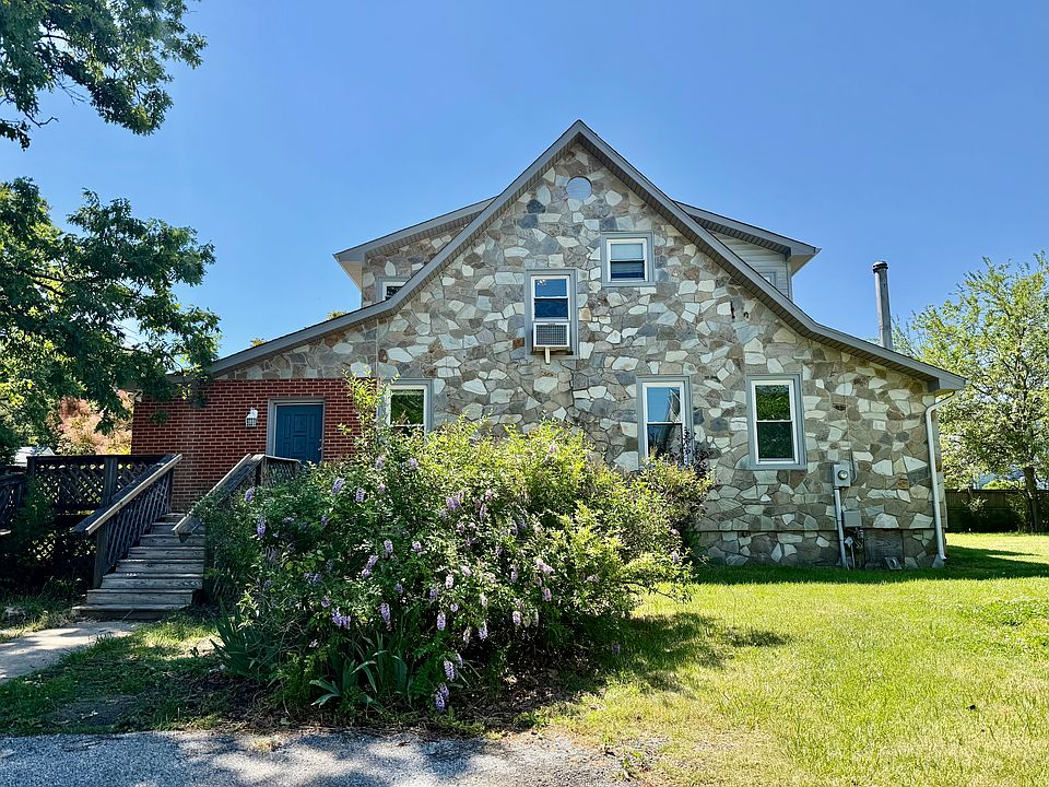 1st image of 305 Saint Marys Ave