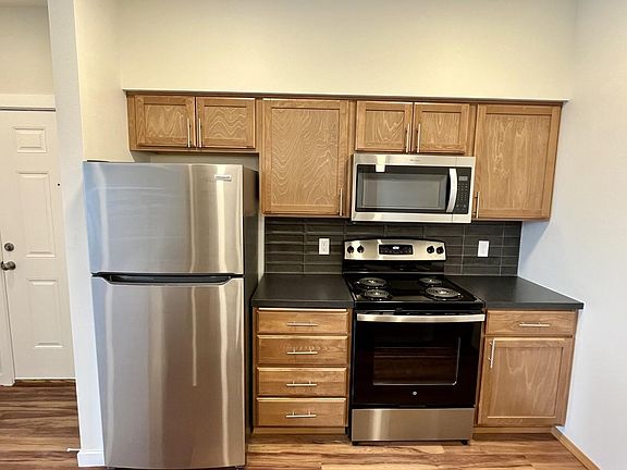 3rd image of 4245 E Poleline Ave #307
