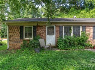 423 N Carpenter St, Gastonia, NC 28054