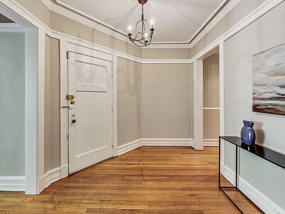 3rd image of 5482 S Everett Ave APT 1