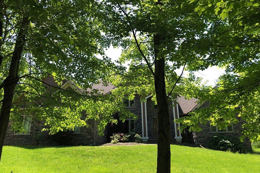 1st image of 2403 Hunters Creek Cir