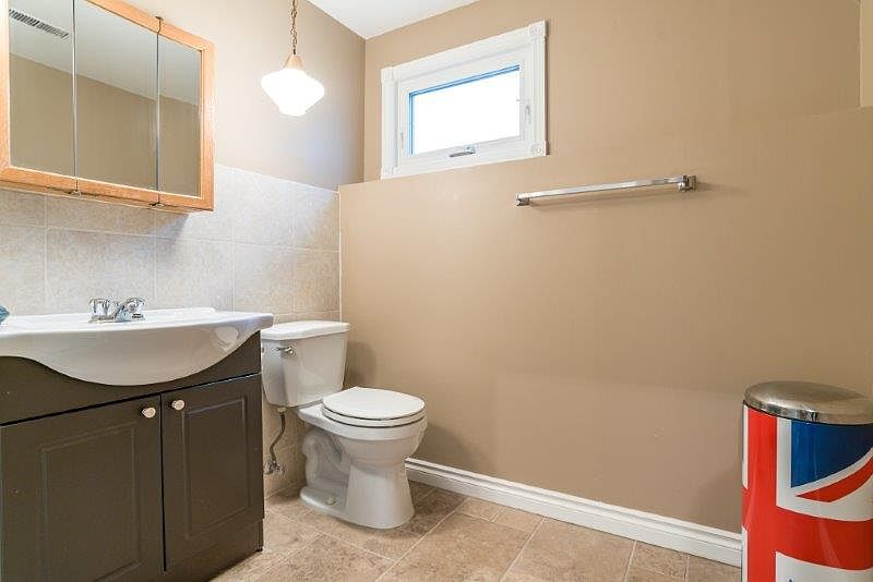 Calgary House for rent - 4 Bedrooms — photo 16