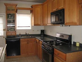 4th image of 2534 E Monmouth St
