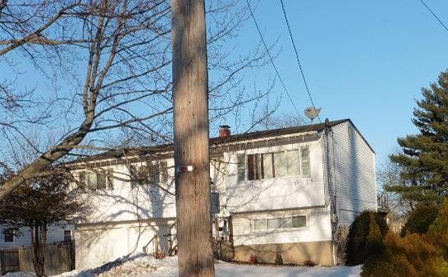 2nd image of 243 Brentwood Pkwy