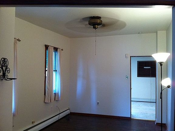 Dining Room looking to Kitch