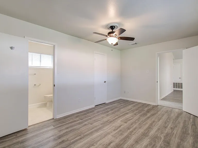 15611 La Casa Ln — Photo 21