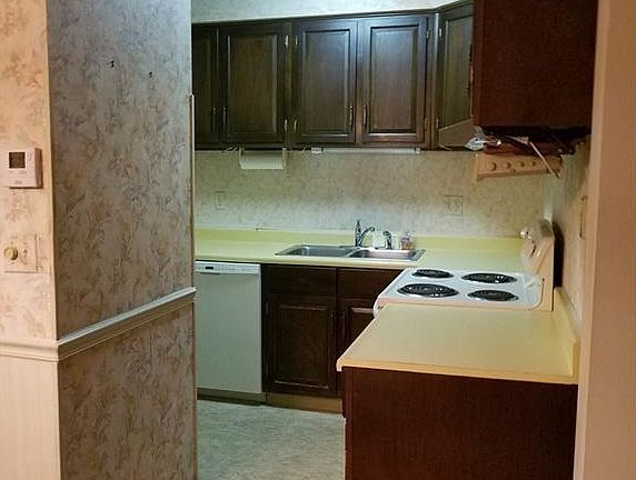4th image of 18 Valley Forge Ln