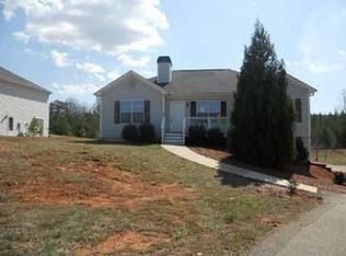 244 Hawthorne Dr, Cleveland, GA 30528