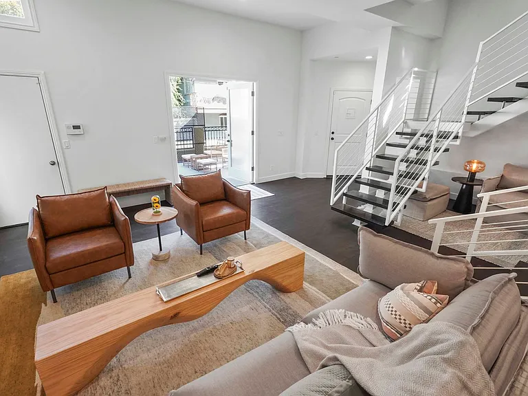9842 Portola Dr — Photo 9