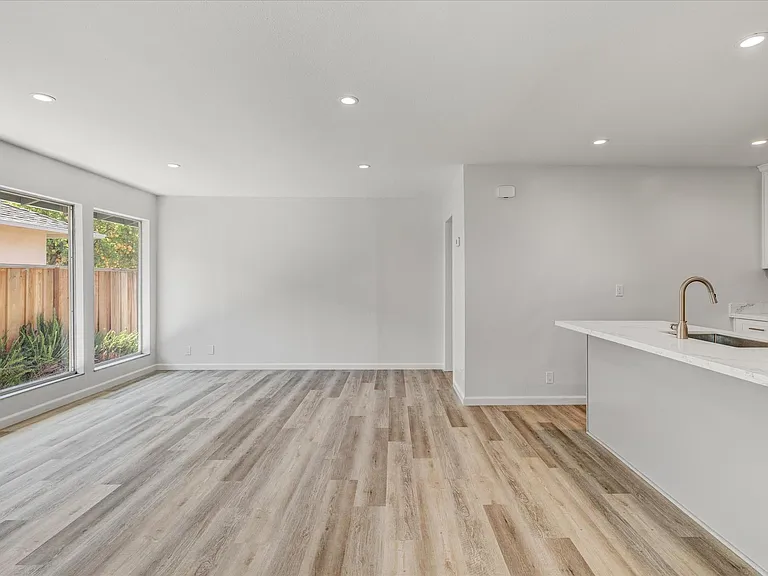 1204 Manchester Dr — Photo 11