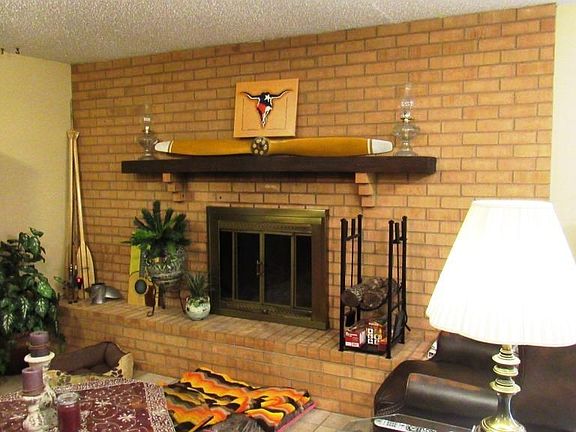 4th image of 410 Monica Dr