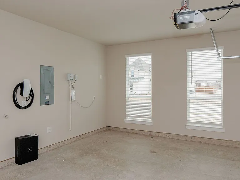 1817 Hidden Creek Dr — Photo 35