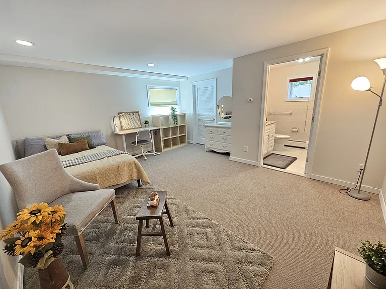 4 Maple Ave #1 — Photo 4