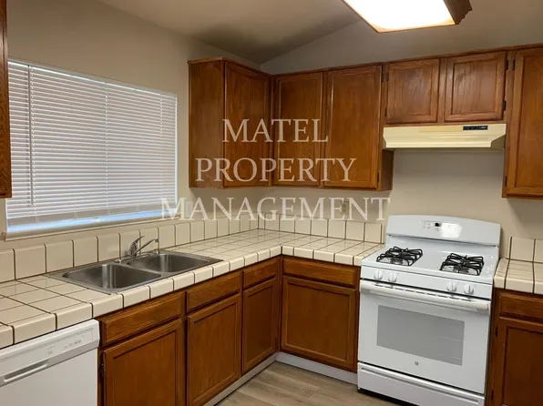 500 Coralwood Rd, Modesto, CA 95356