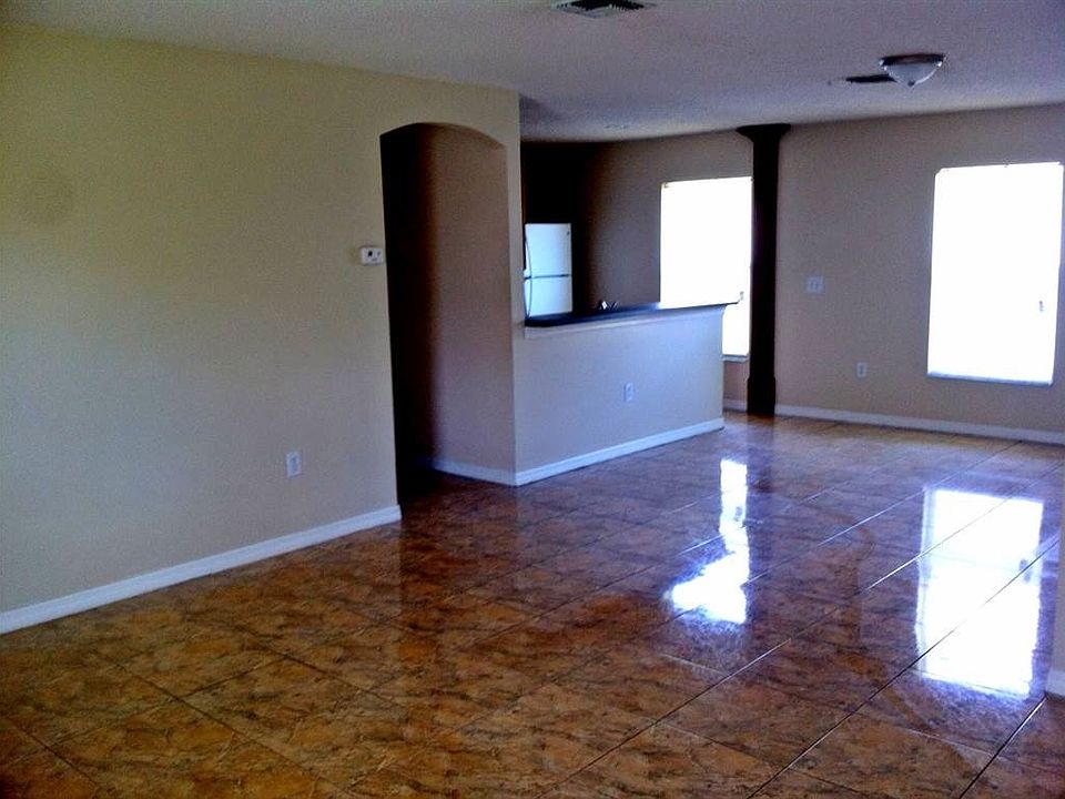 1st image of 137 Owenshire Cir