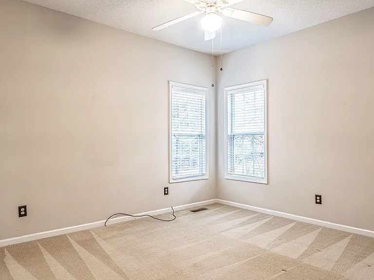 1110 Devonshire Trl — Photo 17
