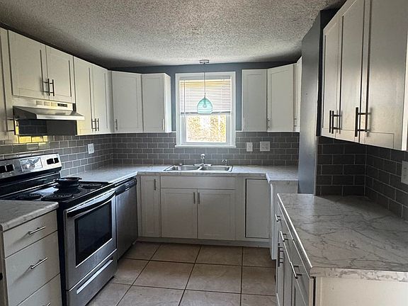 2nd image of 904 E 1st St
