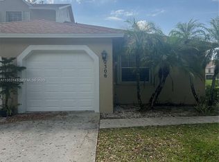 2306 Maplewood Dr, Greenacres, FL 33415