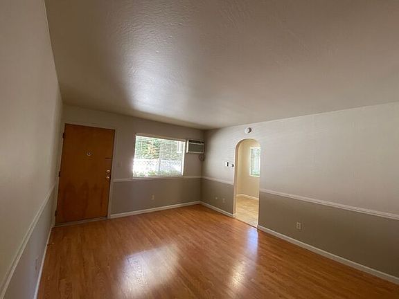 4th image of 2314 D St #1