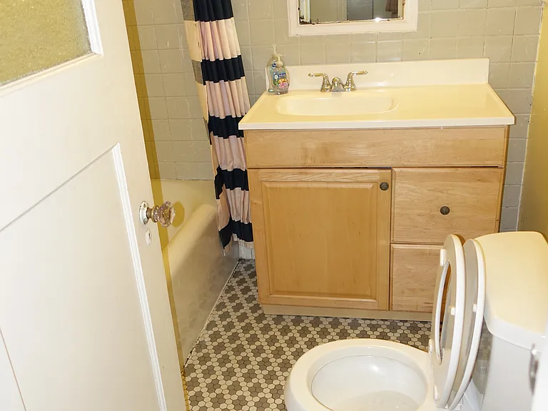 2573 Virginia St #B — Photo 7