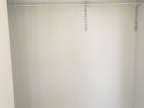 4th image of 5425 N Broadway St #4B