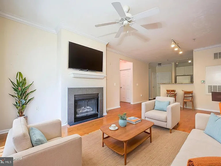 2765 Centerboro Dr #368 — Photo 2