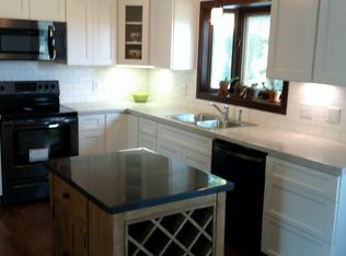121 Parkview Ct, Tipton, IA 52772