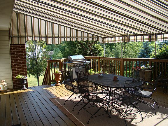 deck with awning