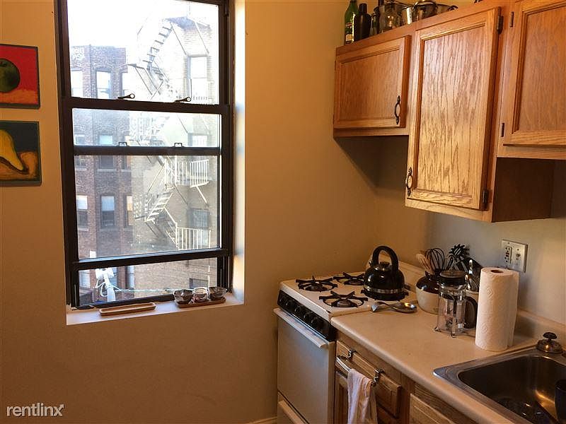 2nd image of 19 Saint Lukes Rd #4RB