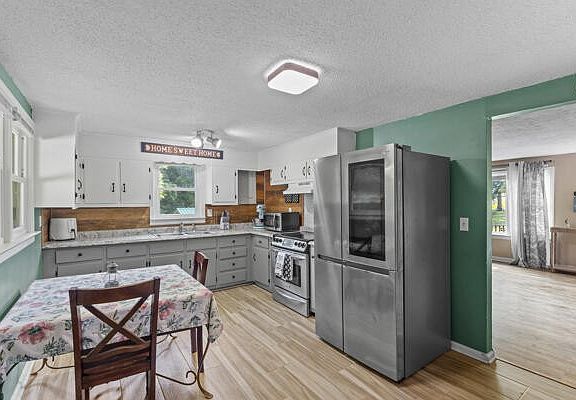 5th image of 2046 Sugar Creek Rd