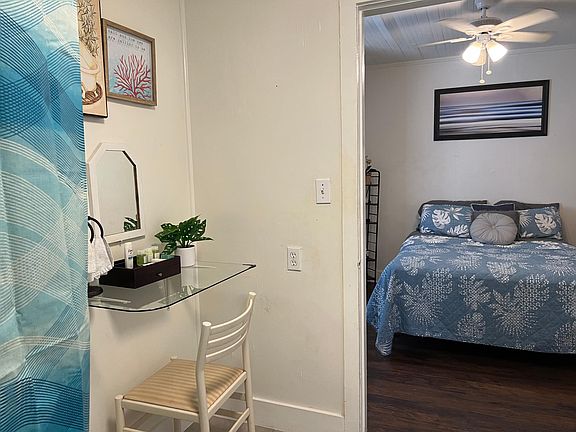 5th image of 713 N Federal Hwy APT 2