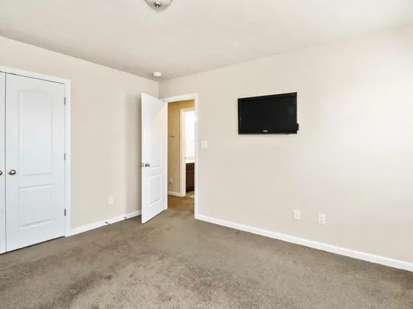 4307 Edgewater Ln, Suffolk, VA 23435