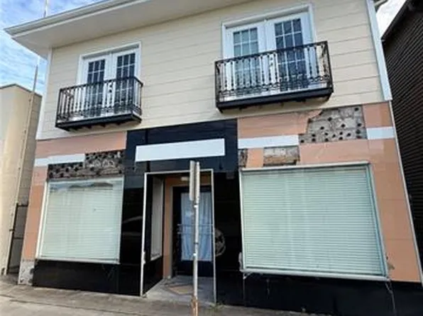710 1st St, Gretna, LA 70053