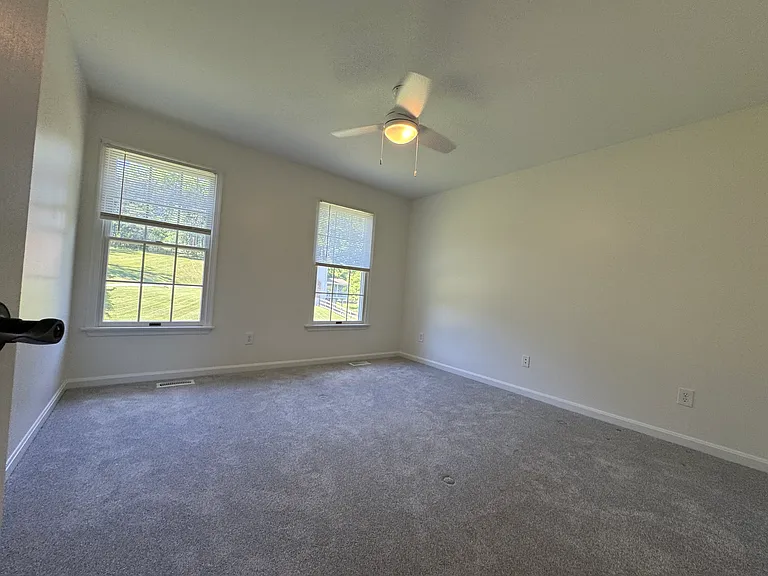 2335 Elderberry Ln — Photo 28