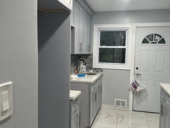 4th image of 11743 Springfield Blvd