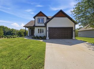 1816 NE Volos Ct, Blue Springs, MO 64029