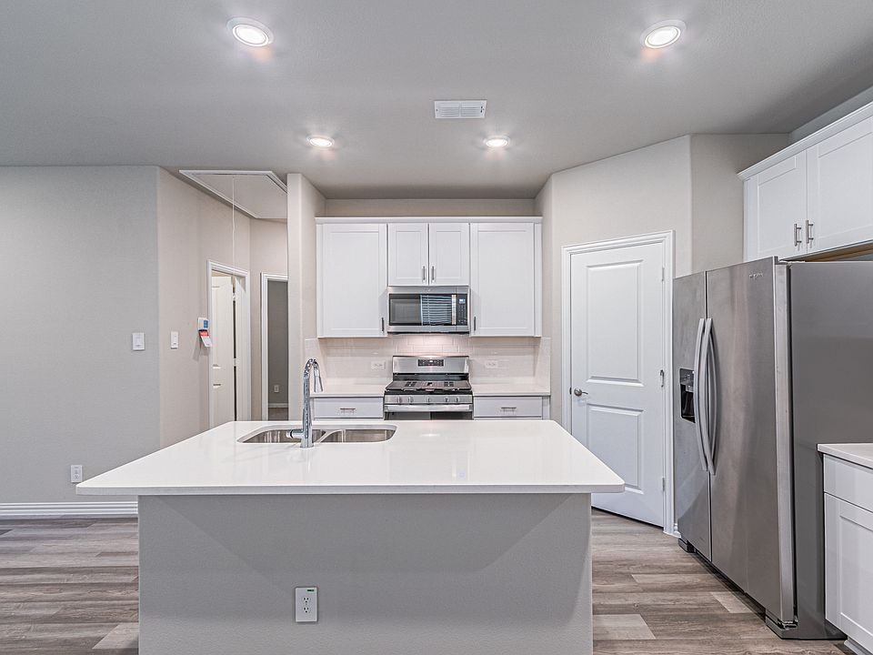 1st image of 507 Mossy Rock Dr
