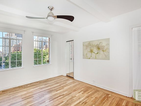 2nd image of 333 E 43rd St APT 814