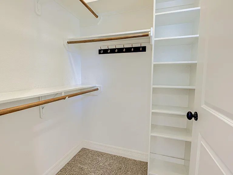 27303 Silver Jade Ct — Photo 38