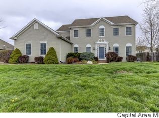 2405 Hurstbourne Ln, Chatham, IL 62629