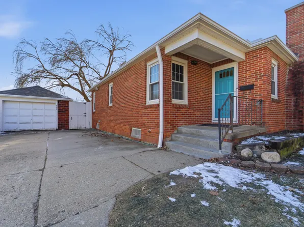 806 Murray Dr, Ames, IA 50010