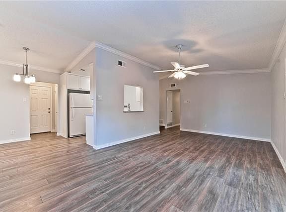 5th image of 441 Malden Dr