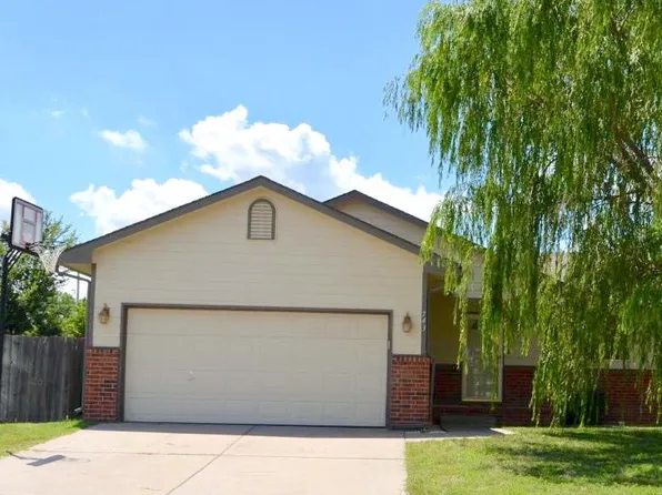 743 S Westview Cir, Andover, KS 67002