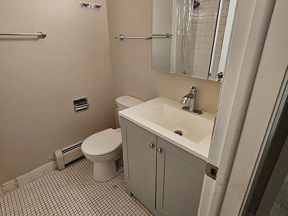 3rd image of 317 & 320 N Harvard Ave #317-2B